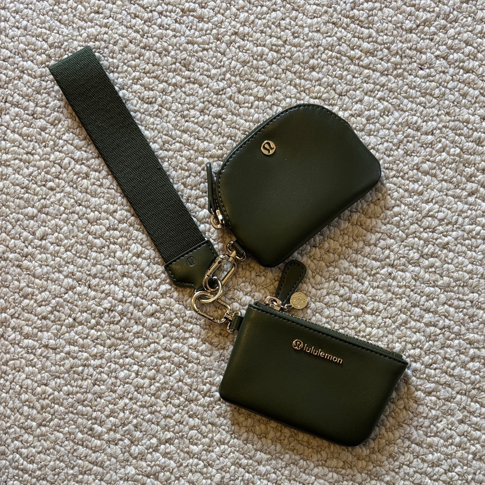 Lululemon Green Dual Pouch Wristlet “Cactus Material” (Faux Leather)